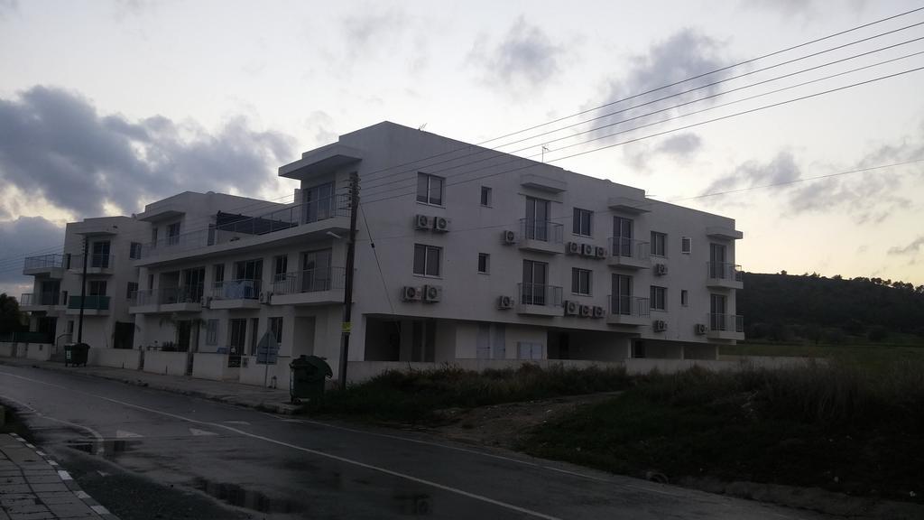 Palms Resort Apartments Alethriko Buitenkant foto