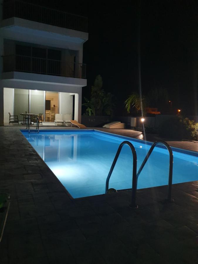 Palms Resort Apartments Alethriko Buitenkant foto